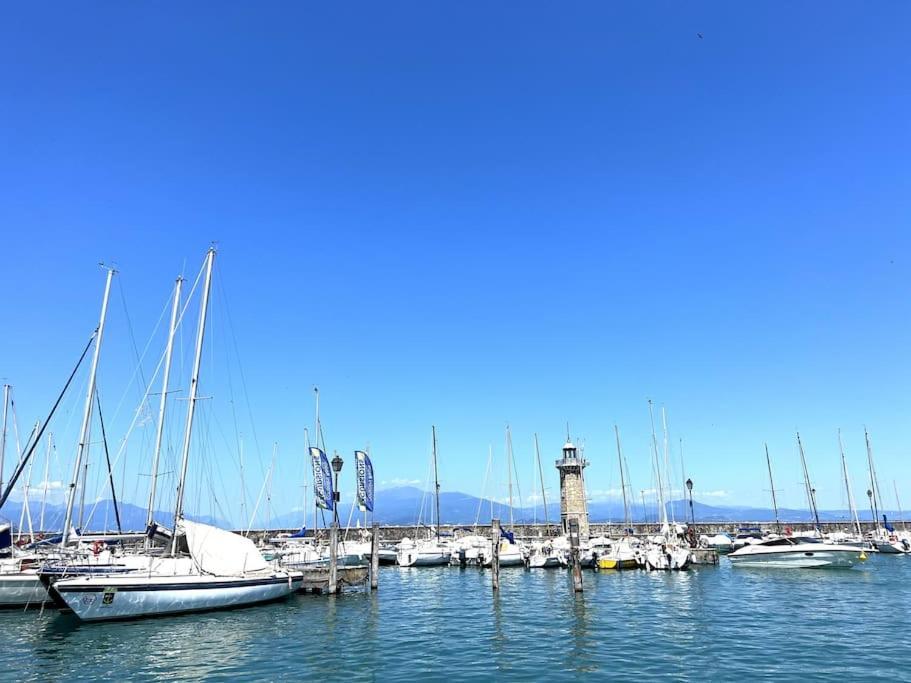 Attico In Piazza Matteotti Apartment Desenzano del Garda Exterior foto