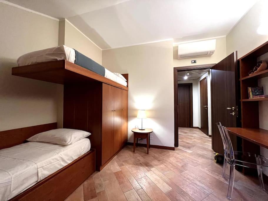 Attico In Piazza Matteotti Apartment Desenzano del Garda Exterior foto