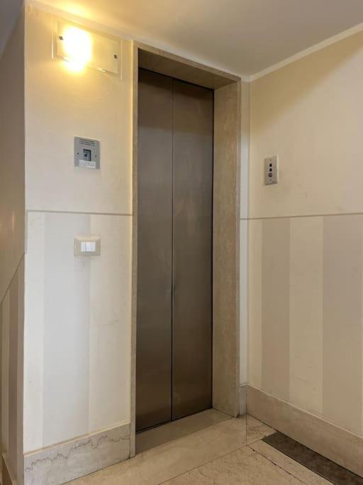 Attico In Piazza Matteotti Apartment Desenzano del Garda Exterior foto
