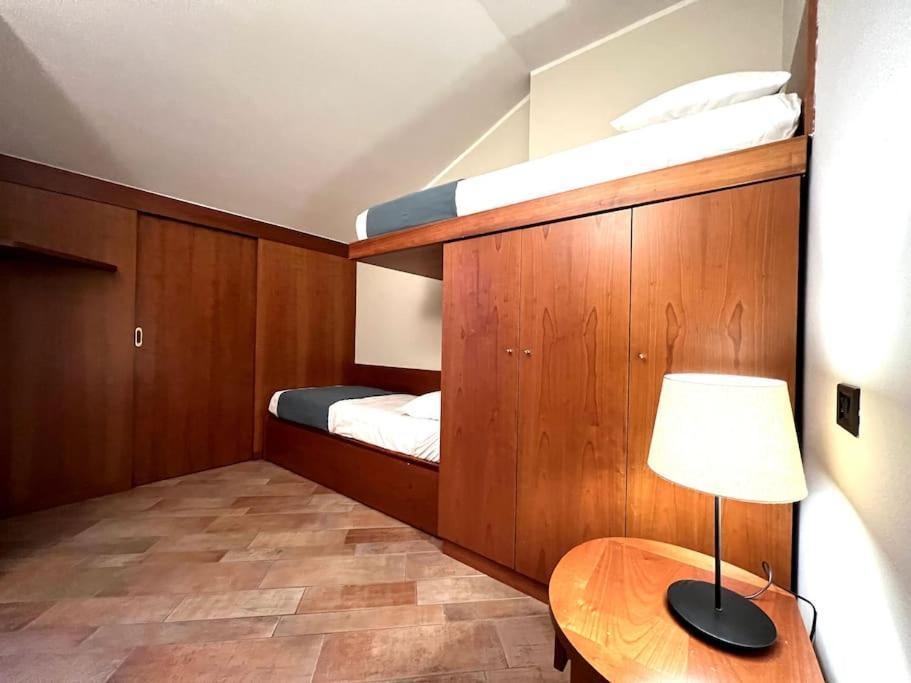 Attico In Piazza Matteotti Apartment Desenzano del Garda Exterior foto